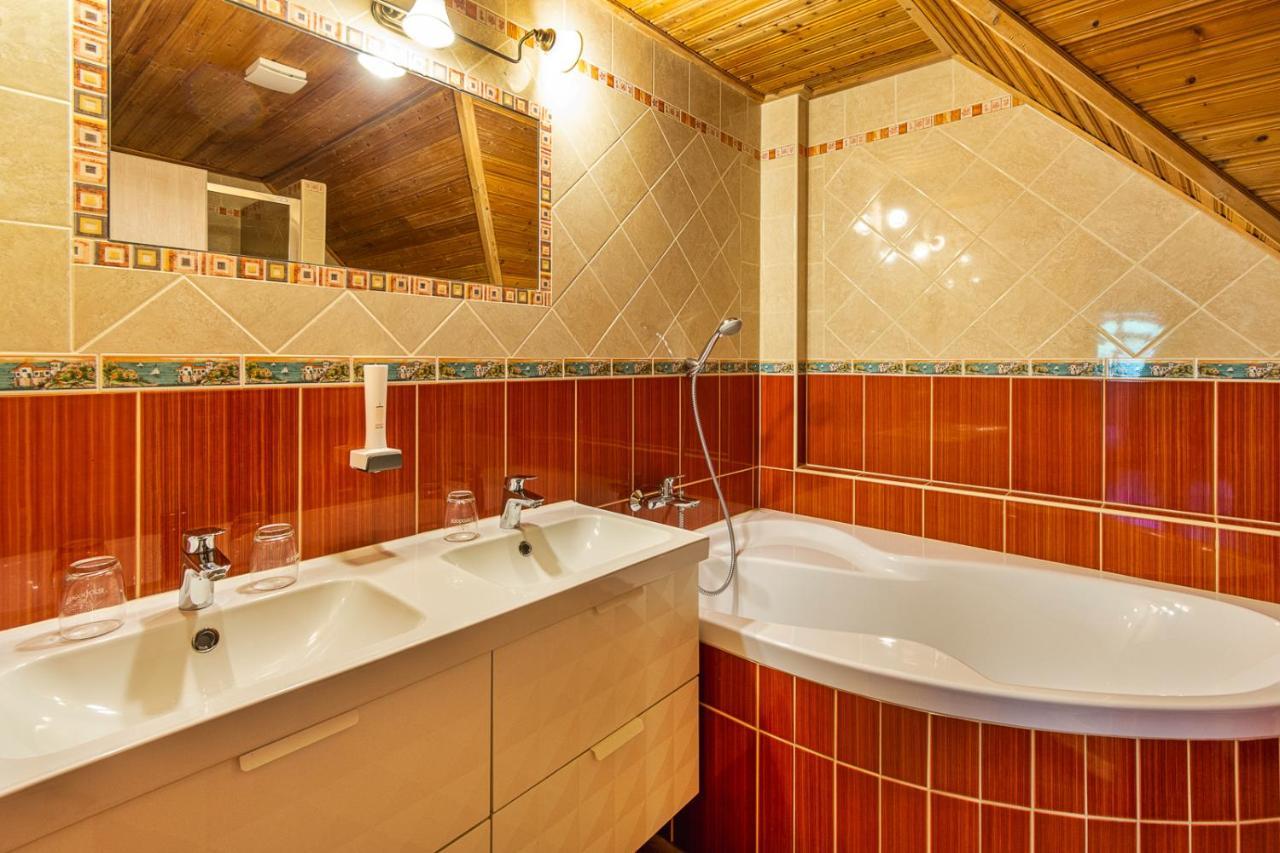 Szel Fiai Fogado Hotel Nyúl Екстериор снимка