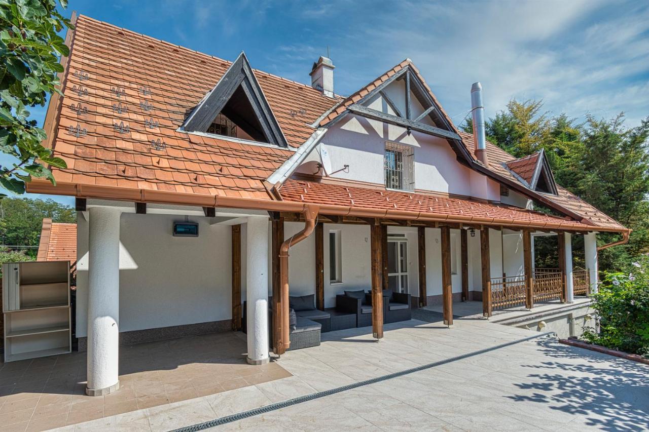 Szel Fiai Fogado Hotel Nyúl Екстериор снимка