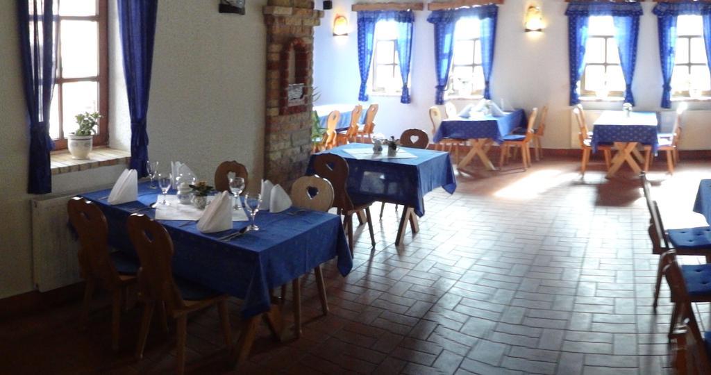 Szel Fiai Fogado Hotel Nyúl Екстериор снимка