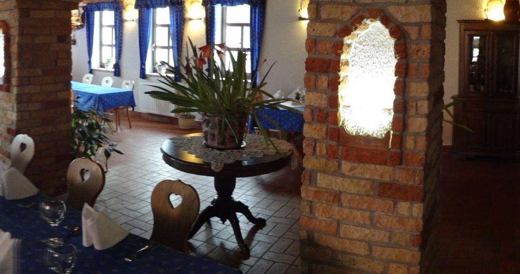 Szel Fiai Fogado Hotel Nyúl Екстериор снимка